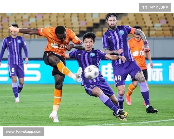 津门虎中场核心阿代米与哈达斯引领攻防节奏